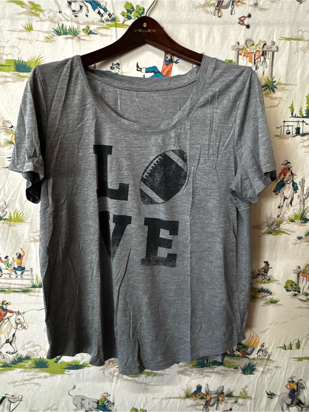 Women's Gray 'LOVE' Football Graphic Tee size XL